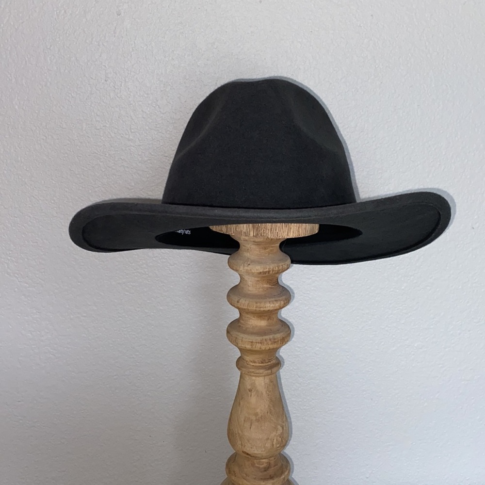 Gigi Pip - Wes Fedora in Black